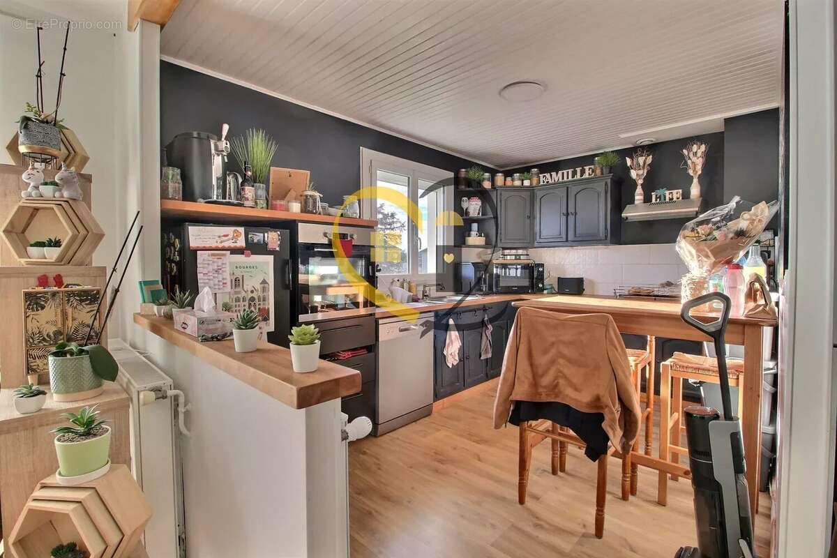 Maison à SOYE-EN-SEPTAINE