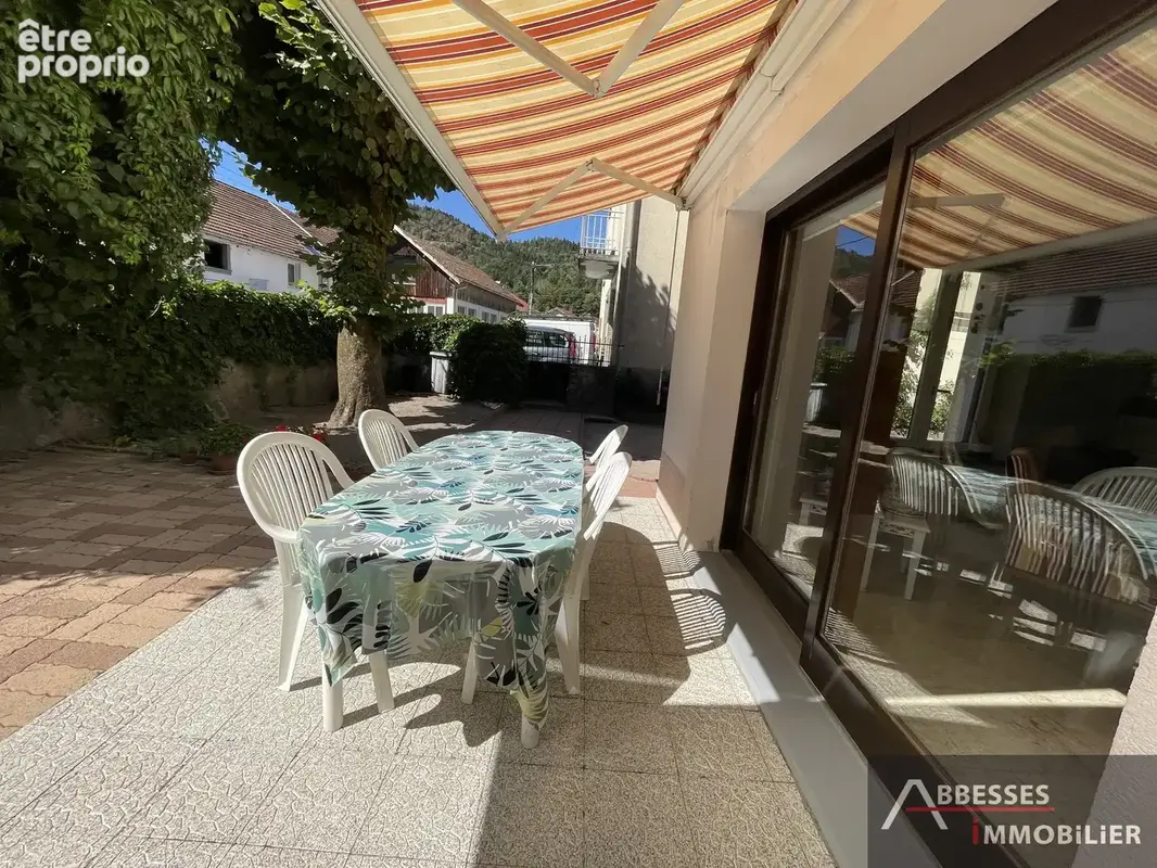 SAINT-AMÉ : Grand logement F7 'esprit maison de famille'  terrasse, terrain et stationnement - photo 21
