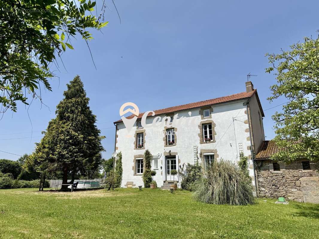 Maison à VERNOUX-EN-GATINE