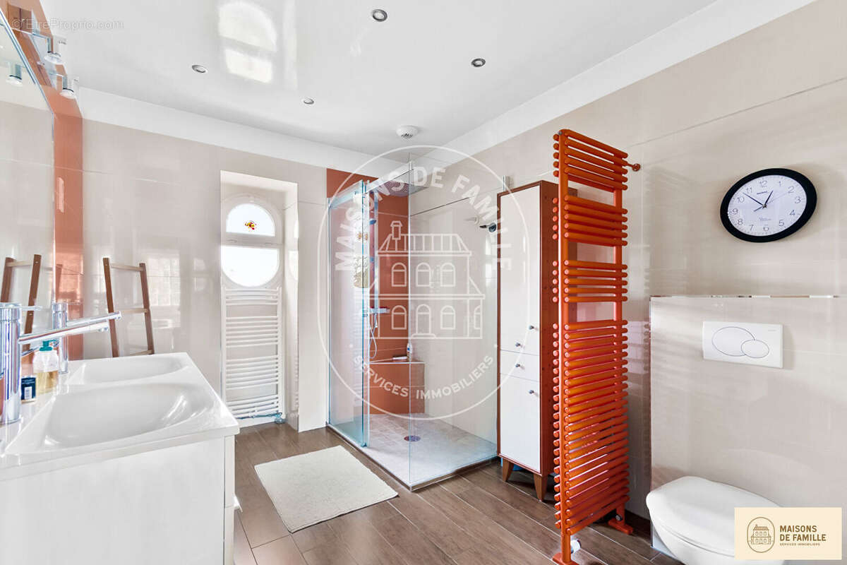 Maison à LA CELLE-SAINT-CLOUD