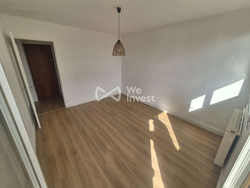 Appartement à LES PAVILLONS-SOUS-BOIS