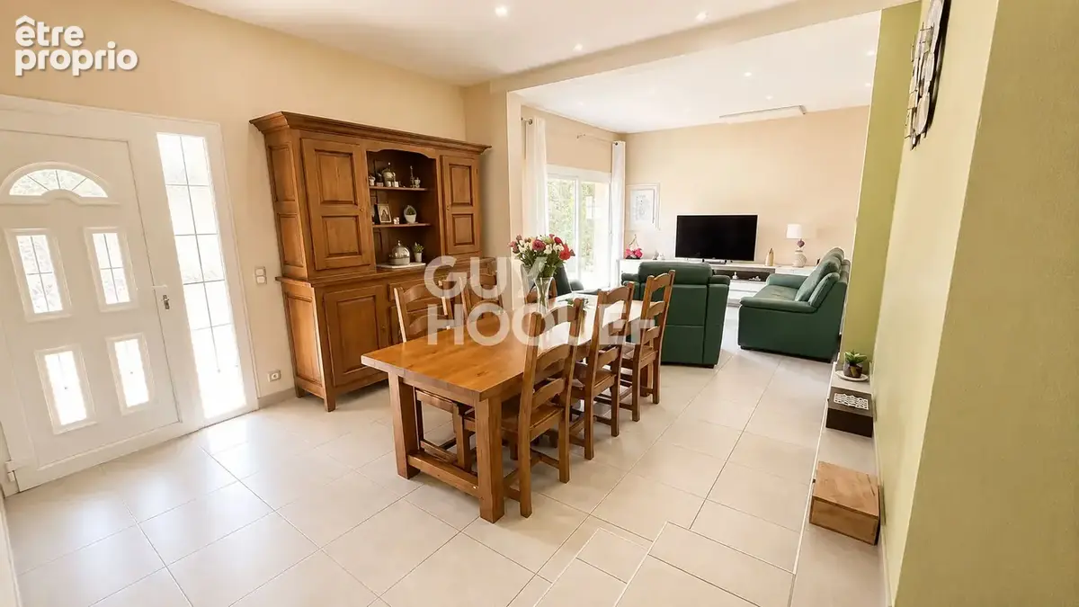 Charbonnières Les Vieilles - Maison de 193m² - photo 3