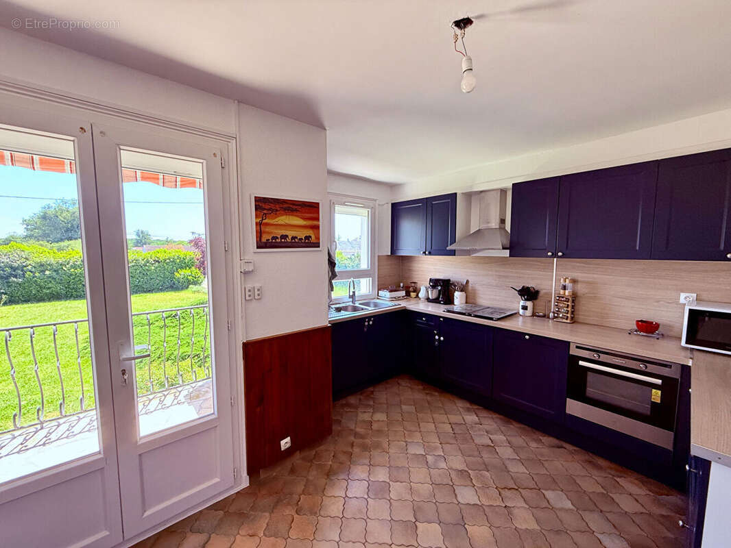Grande Maison Familiale Lusigny 8 pièce(s) 306.57 m² - photo 3