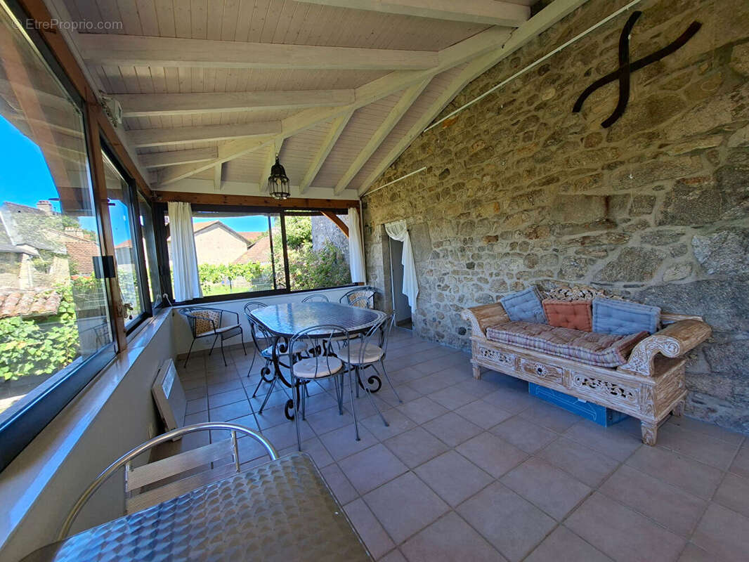 Charme de l'ancien & Volumes exceptionnels - photo 2