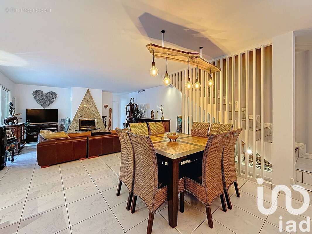 Photo 9 - Maison à SAINT-BEAUZELY