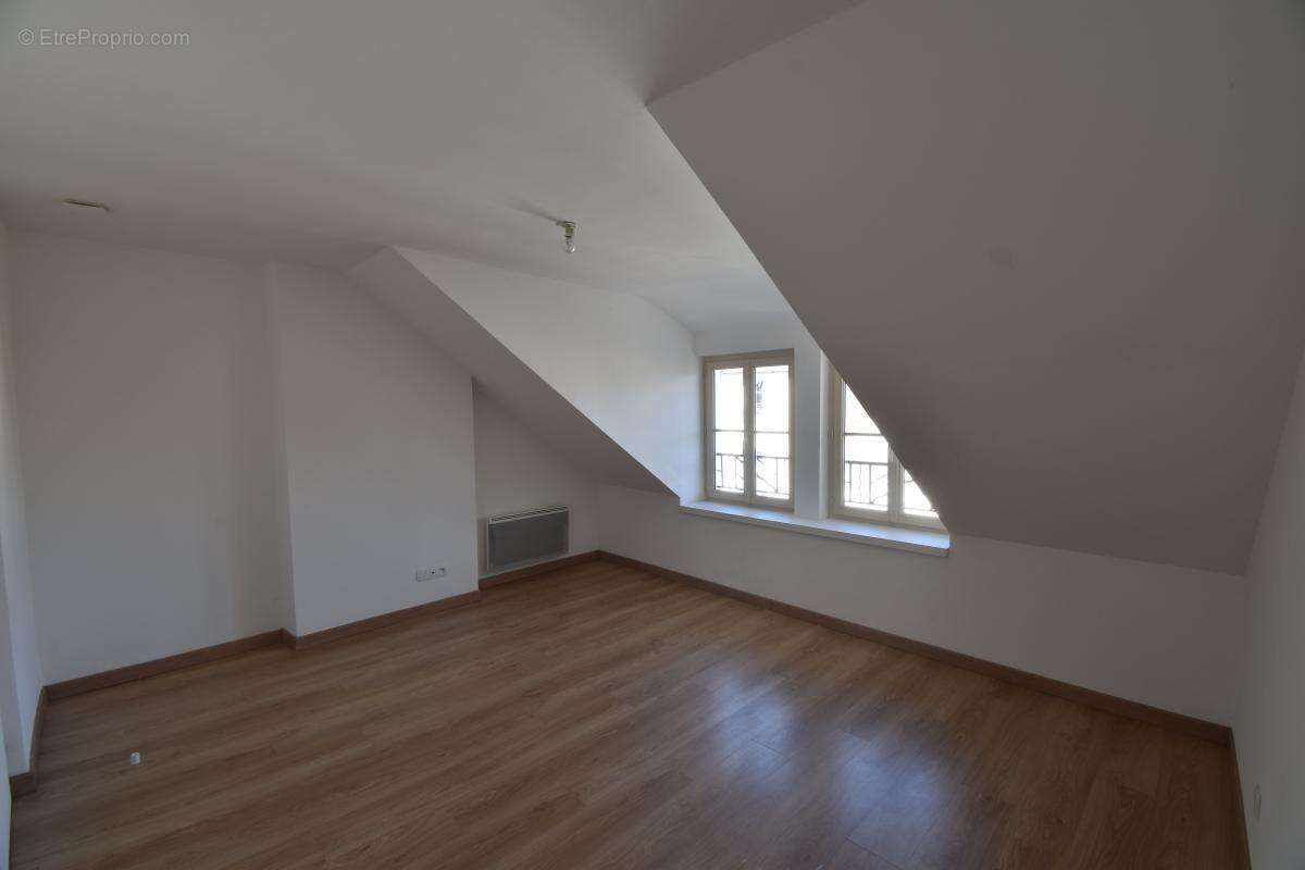 Maison à COSNE-COURS-SUR-LOIRE