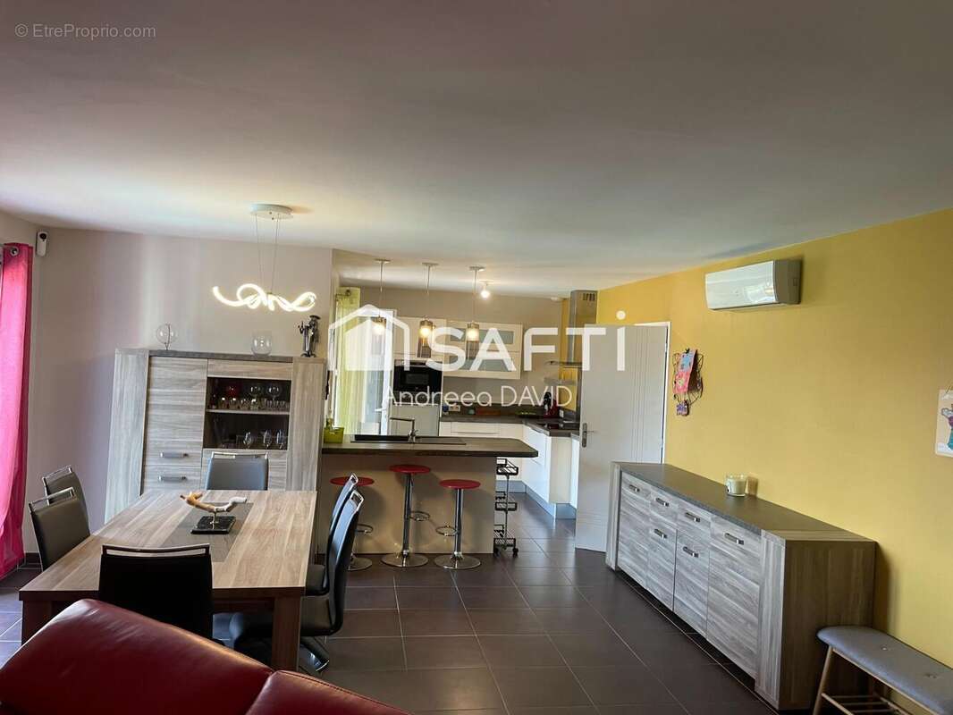 Maison 95 m² à Castres  - photo 3