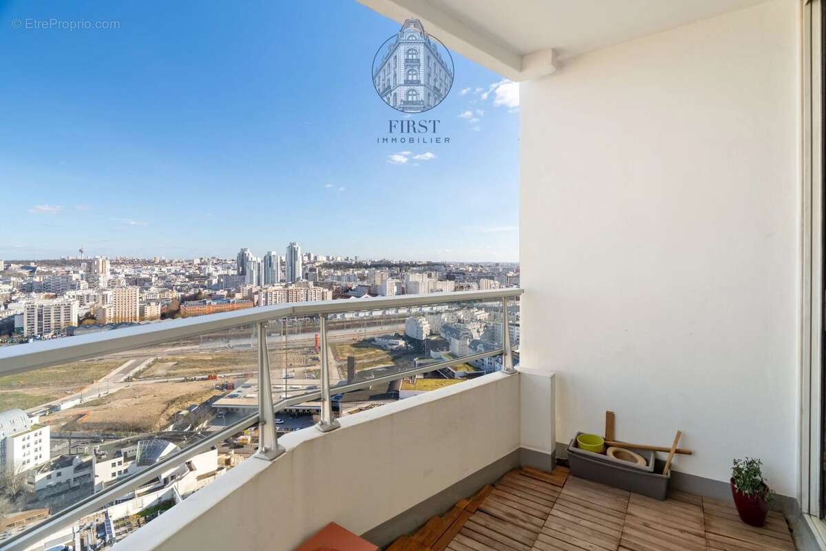 Appartement à PARIS-18E