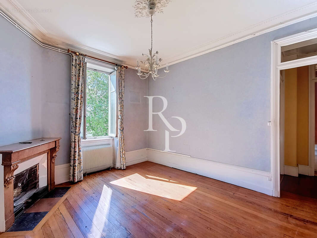 Appartement à LYON-5E