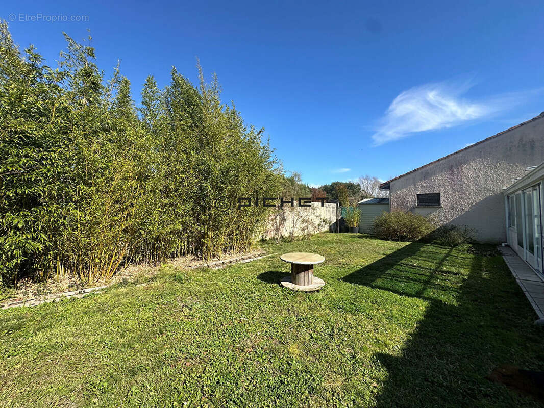 Maison à LEOGNAN