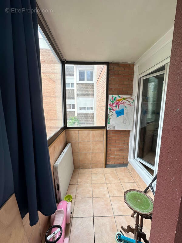 Appartement à COURCOURONNES