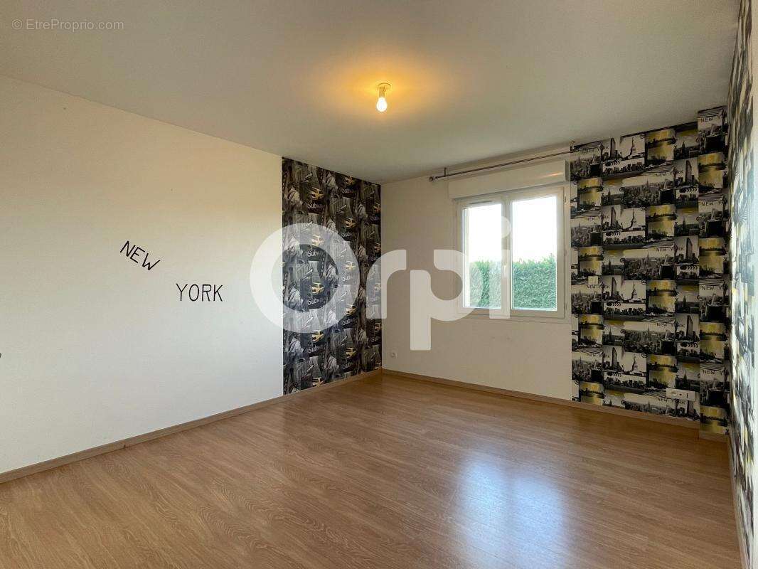 Maison à LA CROISILLE