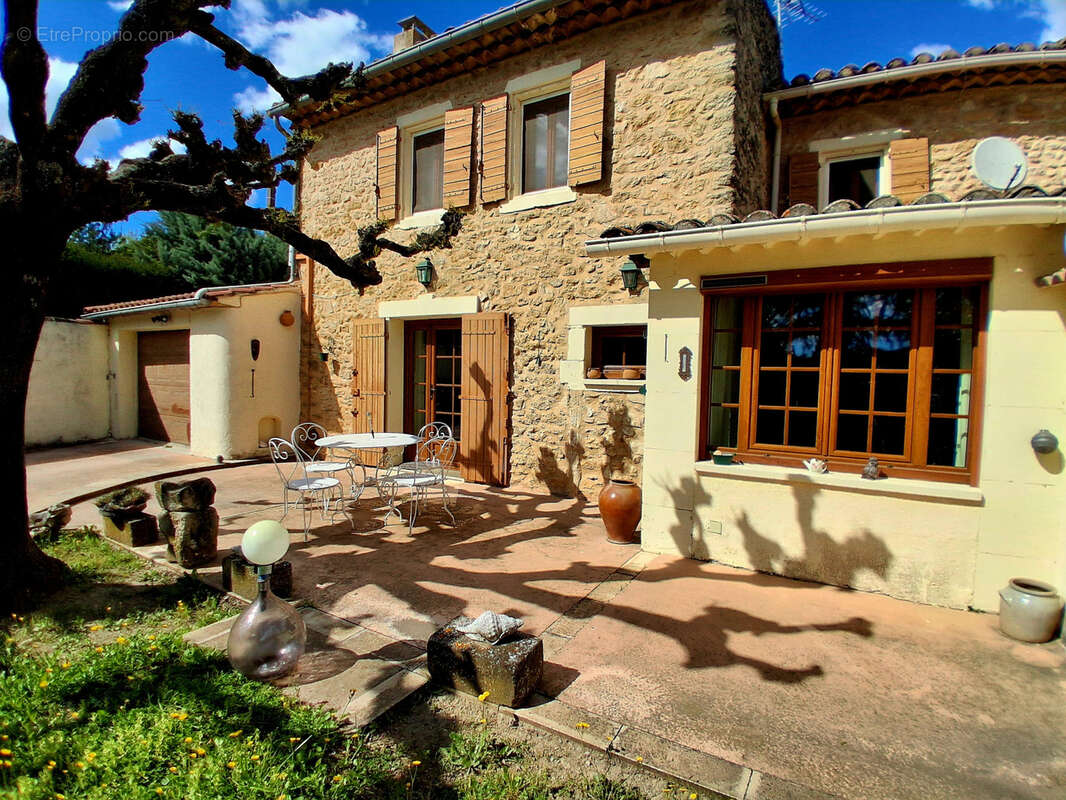 Maison à ROBION
