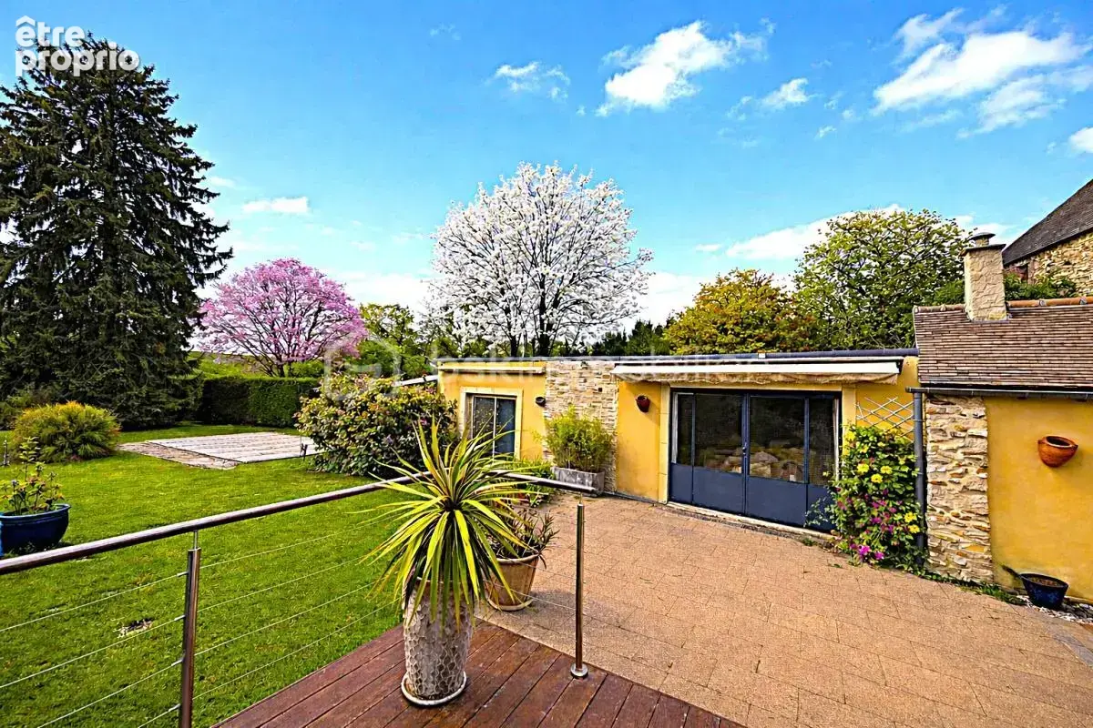 À 10 minutes de RAMBOUILLET, propriété de 220 m² habitable sur terrain de 940 m² avec une magnifique piscine de 5 M par 10 M - photo 23