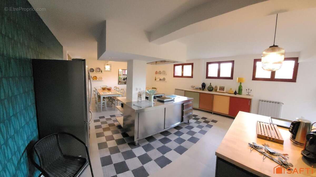 Photo 5 - Commerce à CHINON