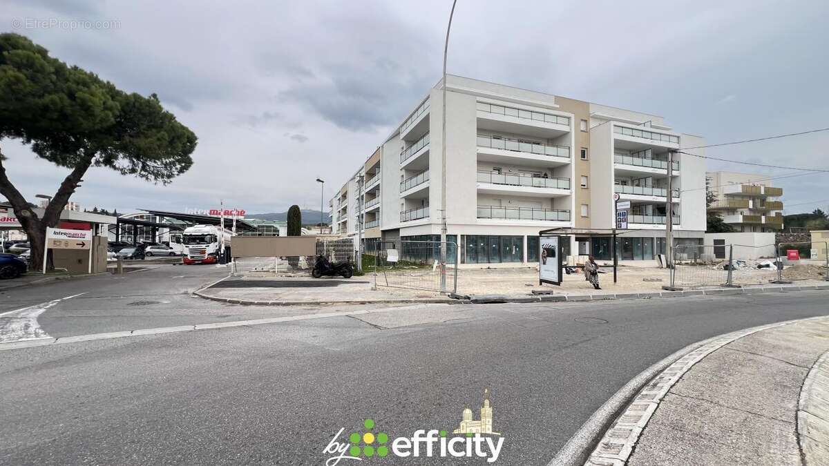 Commerce à MARSEILLE-13E