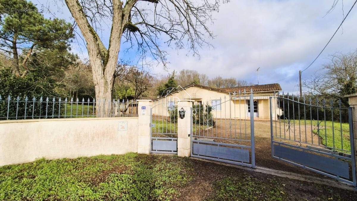 Maison à MONTPON-MENESTEROL