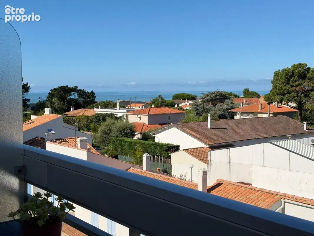 STUDIO rénové avec VUE MER à 150 m Pontaillac - photo 2