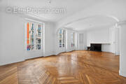 Appartement à PARIS-10E