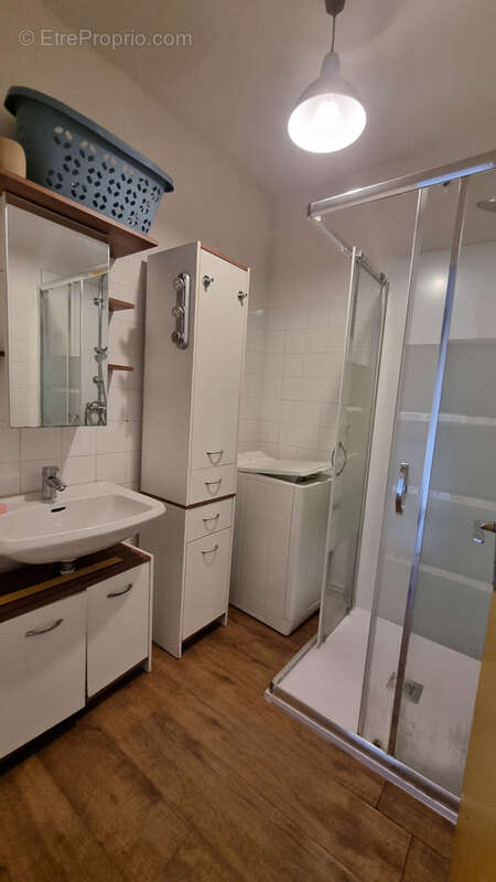 Appartement à LAMALOU-LES-BAINS