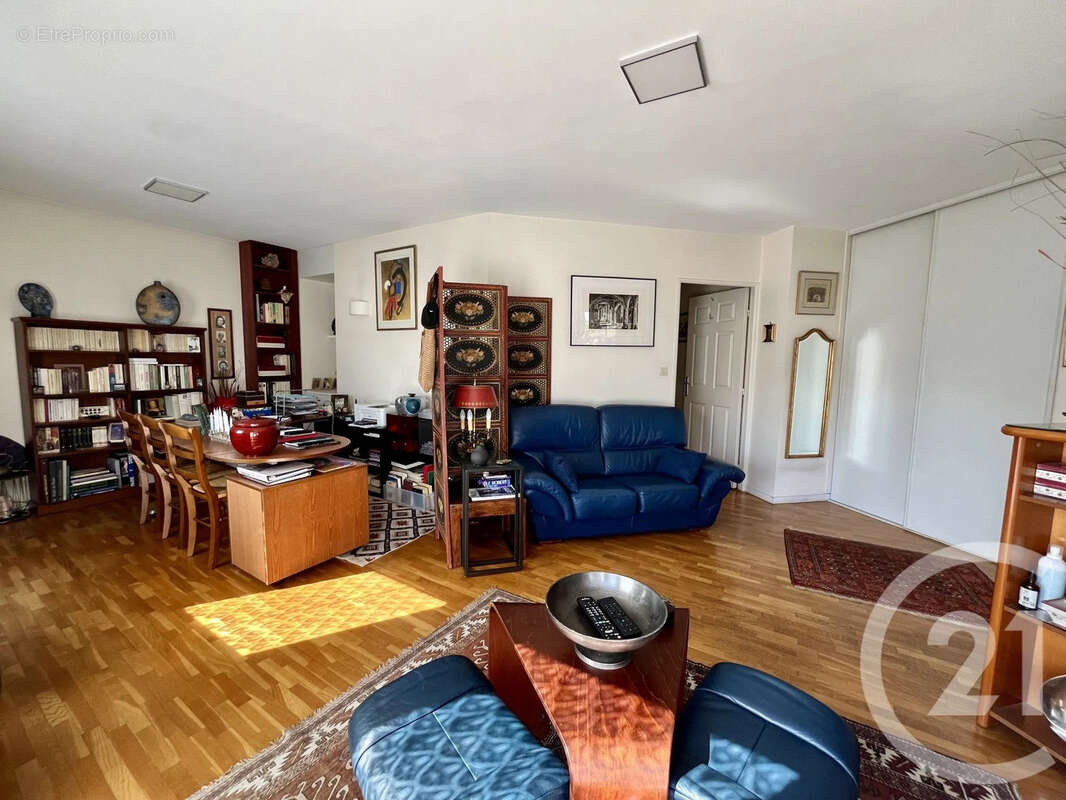 Appartement à SAINT-MAUR-DES-FOSSES