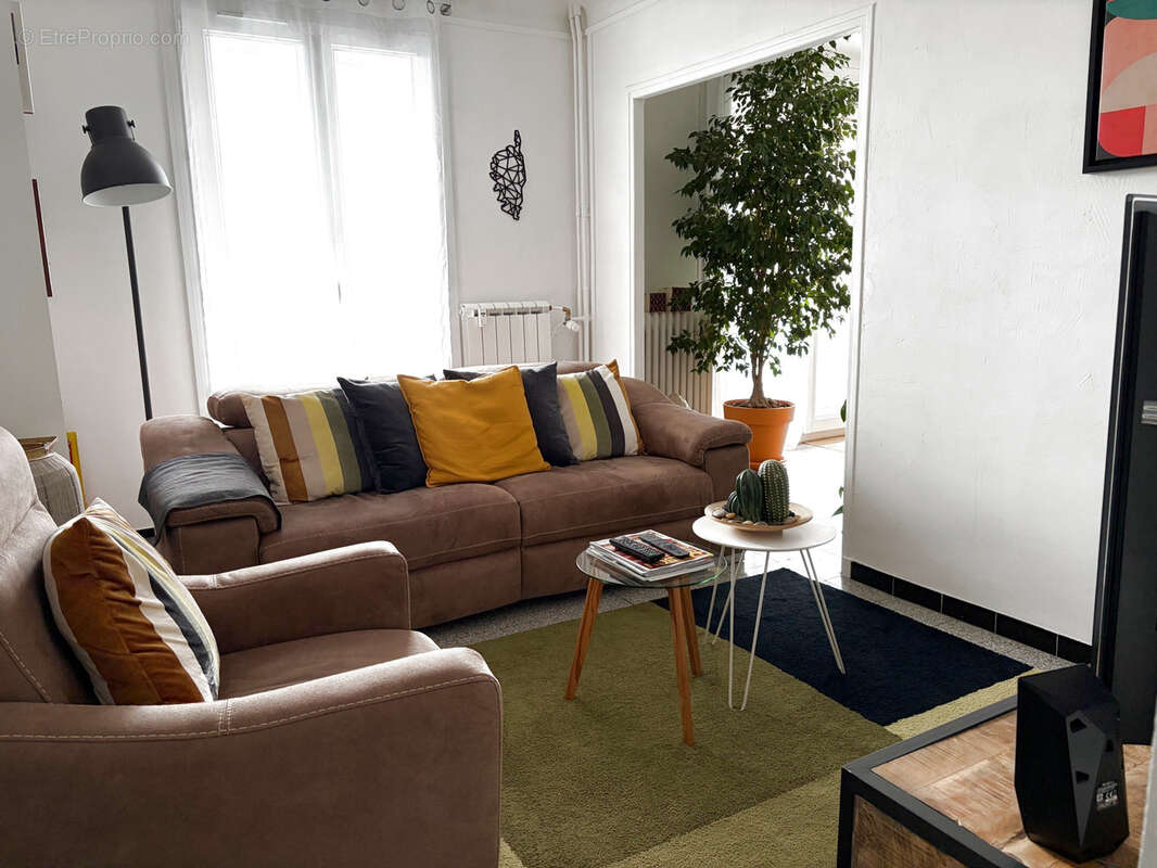 Appartement à CUERS