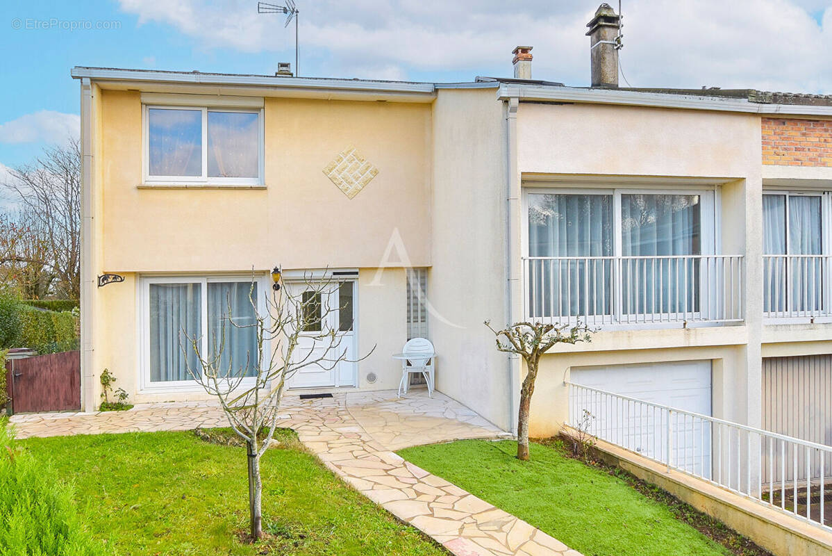 Maison à BRIE-COMTE-ROBERT