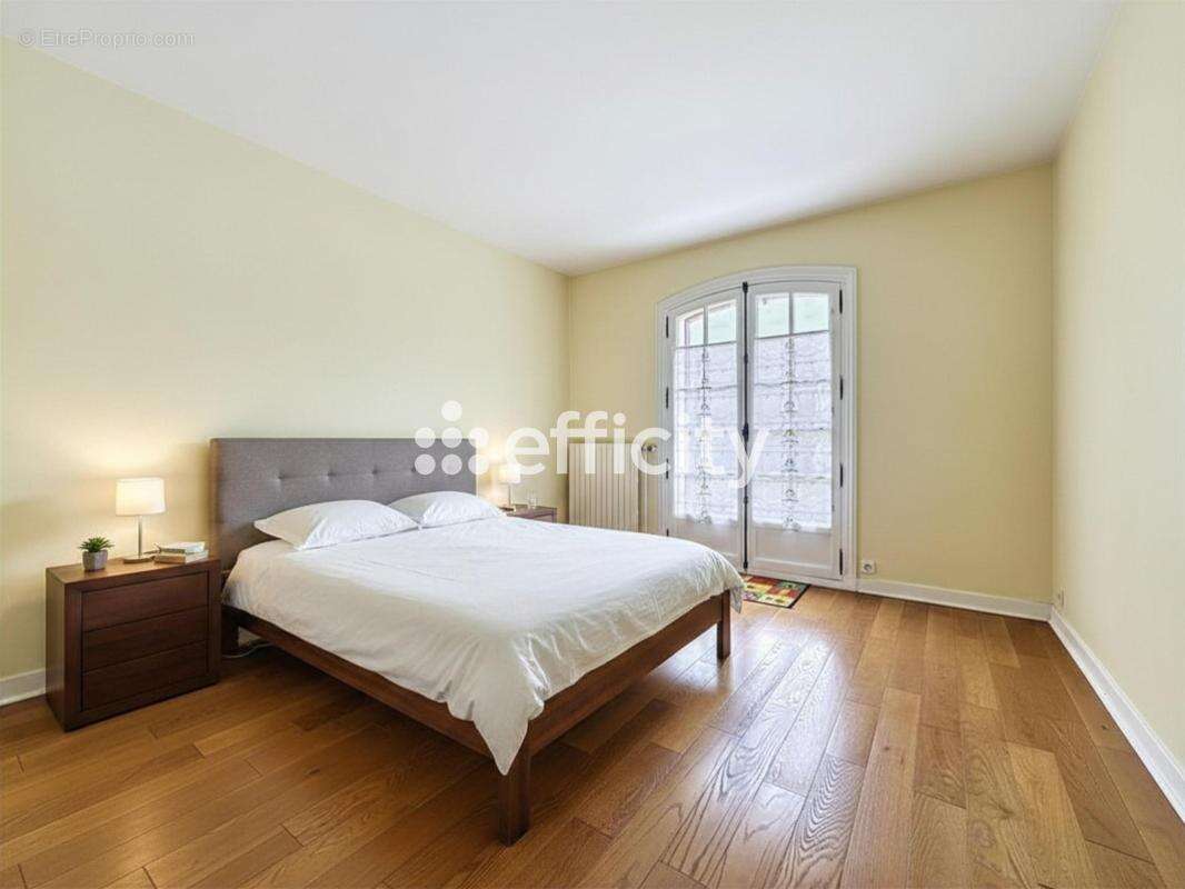 Maison 153 m² à Chevry-Cossigny  - photo 5