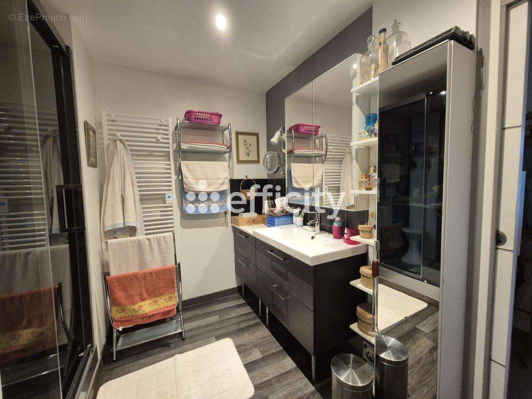 Appartement à LA CHAUSSEE-SAINT-VICTOR