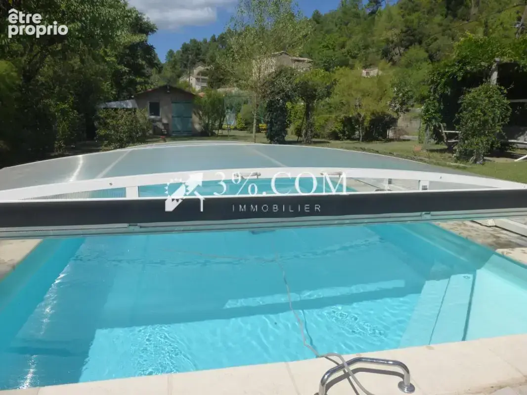 Maison plain pied avec véranda, garage, piscine et jardin at - photo 15