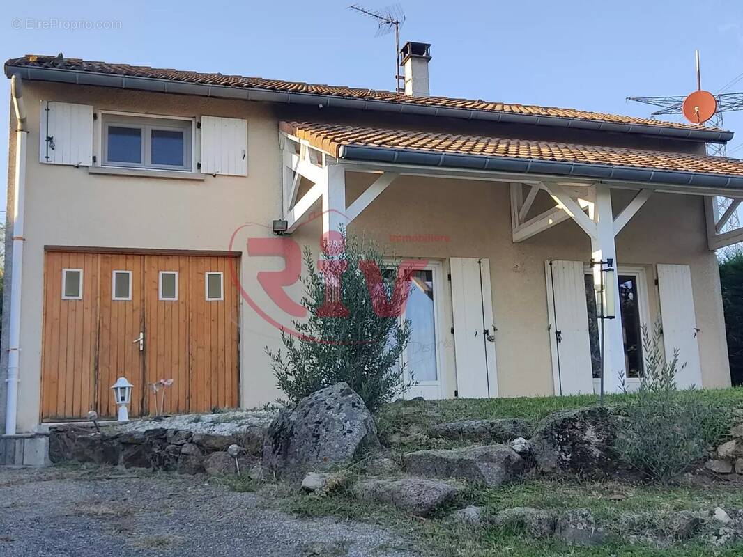 Maison à LA CHAPELLE-VILLARS