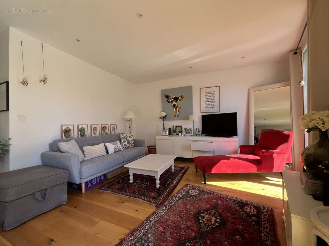 Appartement T3 - 86m2 - Immeuble Haussmannien - photo 3