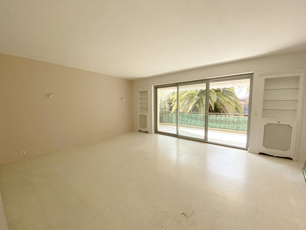 Appartement à LE CANNET