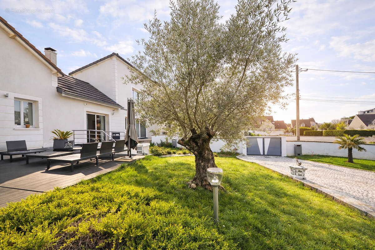 Maison à DAMMARIE-LES-LYS