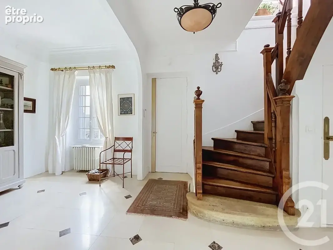 Maison 8 pièces 310 m² à vendre à Moissy-Cramayel (77550) - photo 5