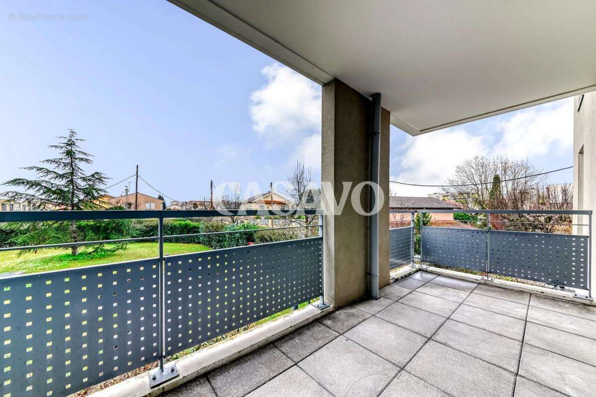 Appartement à DECINES-CHARPIEU