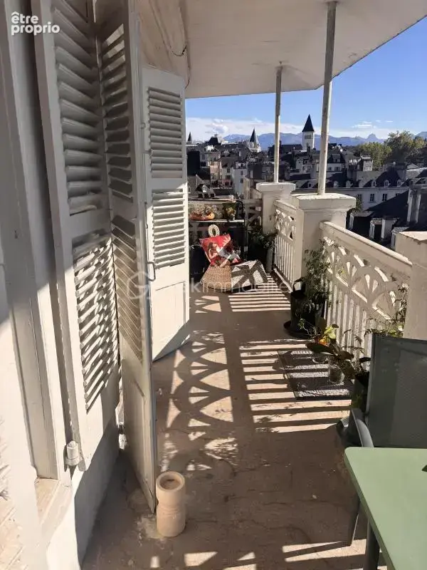 Pau centre - dernier etage -terrasse 18 m2- esprit 'roof top' - photo 10