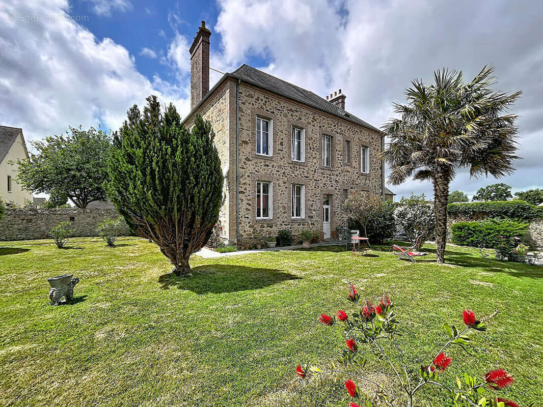 Maison à SAINT-JEAN-DE-DAYE
