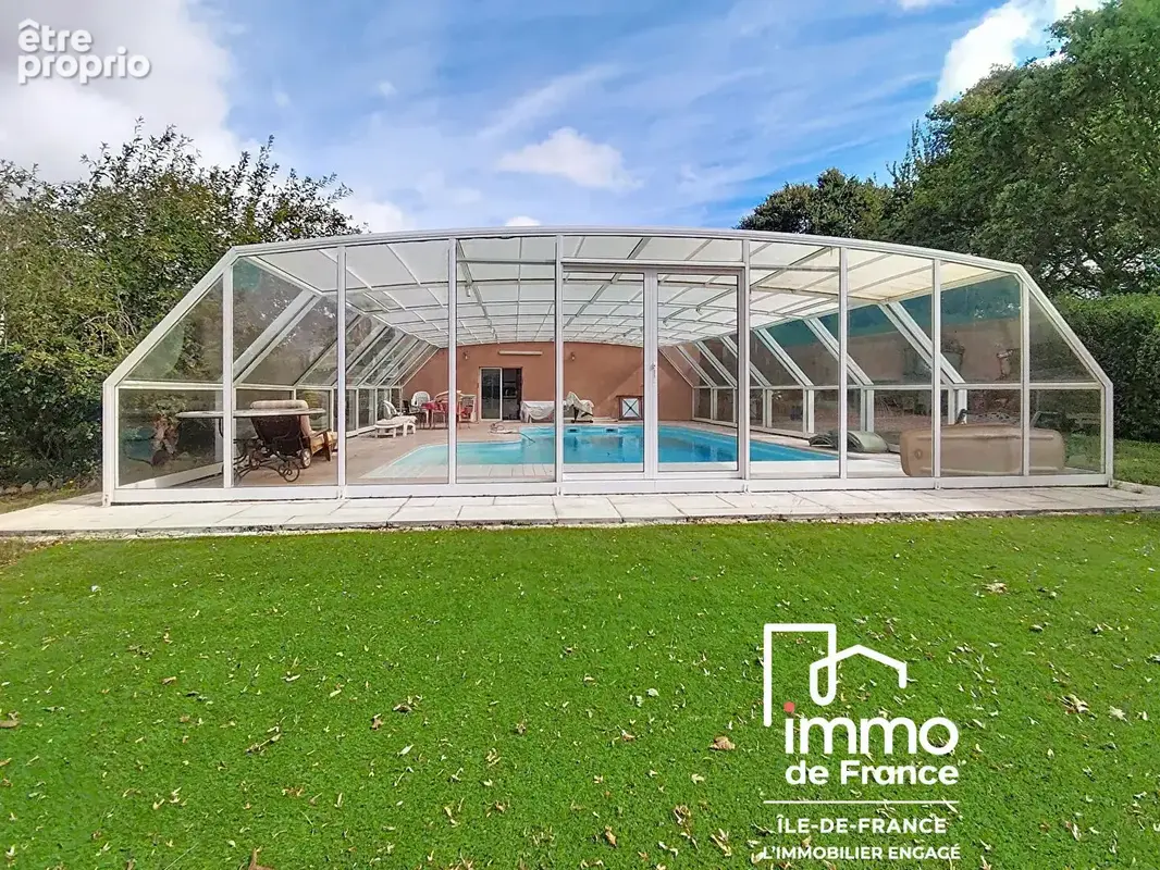 Propriété d'exception ! Maison rénovée, parc de 5 000 m² et piscine couverte - photo 19