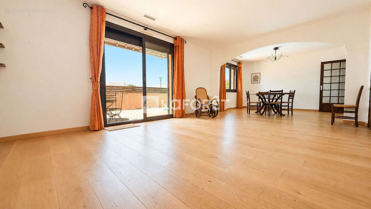 Maison 9 pièces - 195 m² -  Lavérune - photo 2