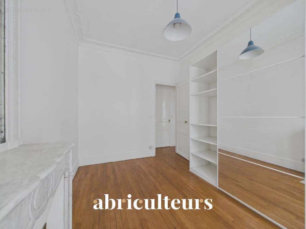 Appartement à PARIS-6E