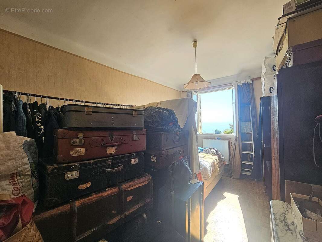 Appartement T3 de 73 m2, cave, balcon, vue mer à BASTIA (HAUTE CORSE) - photo 12
