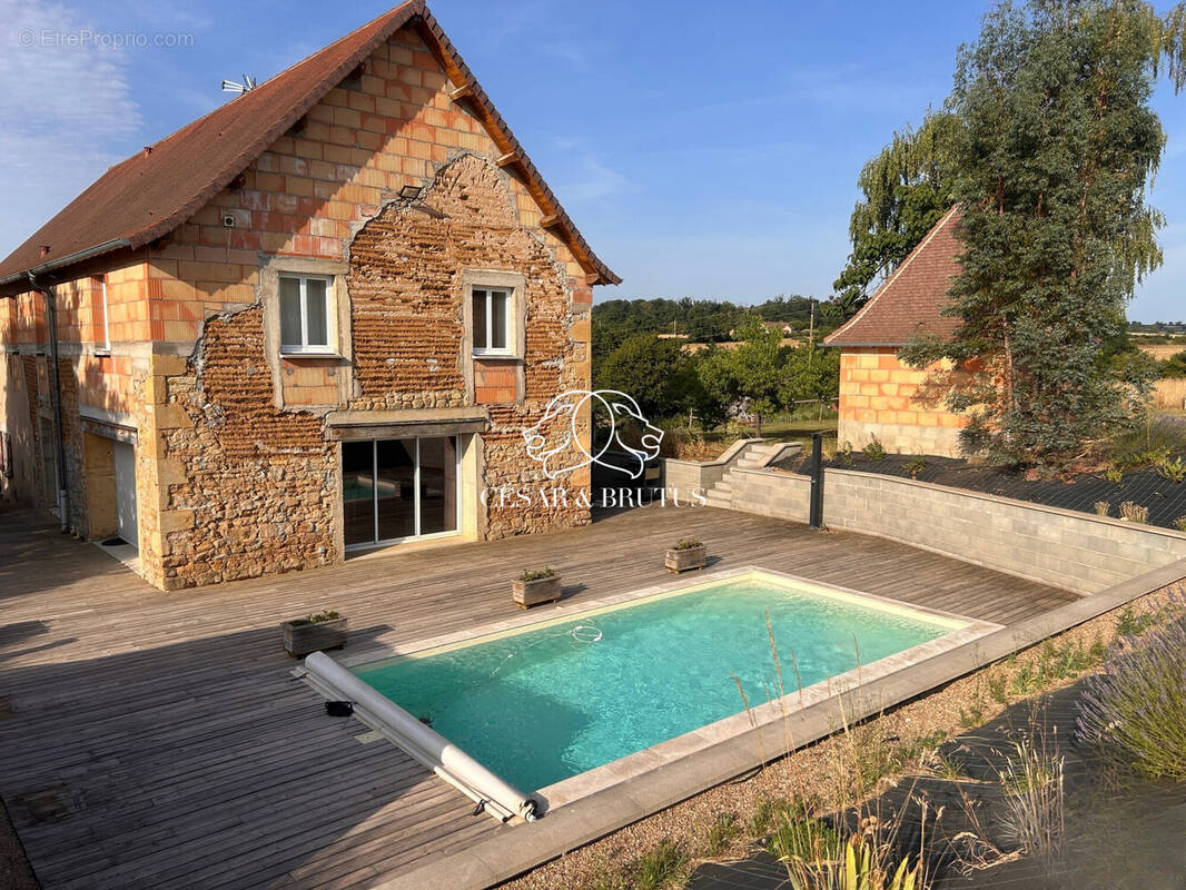 Maison à SAINT-DIDIER-EN-BRIONNAIS