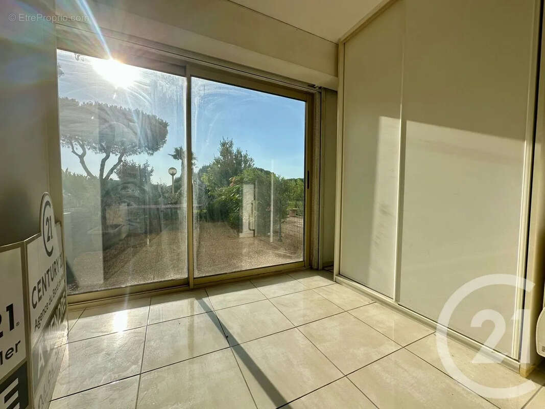 Appartement à SIX-FOURS-LES-PLAGES