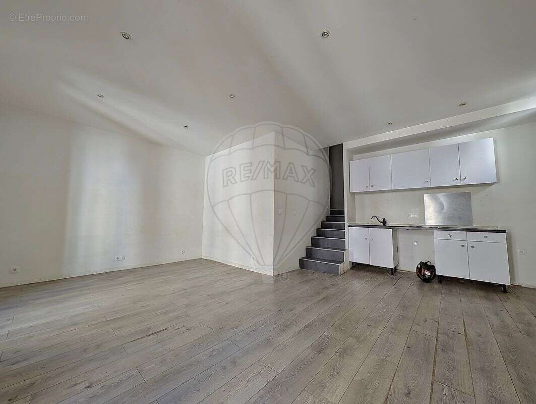 Appartement à MARSEILLE-2E