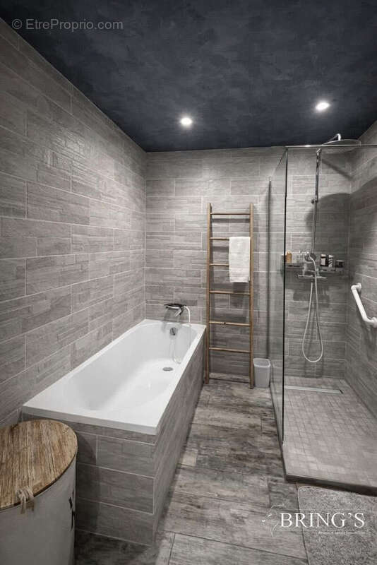 Appartement à RIVES