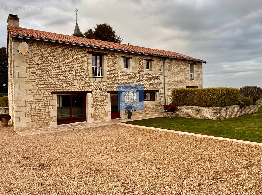 Maison à POUANCAY