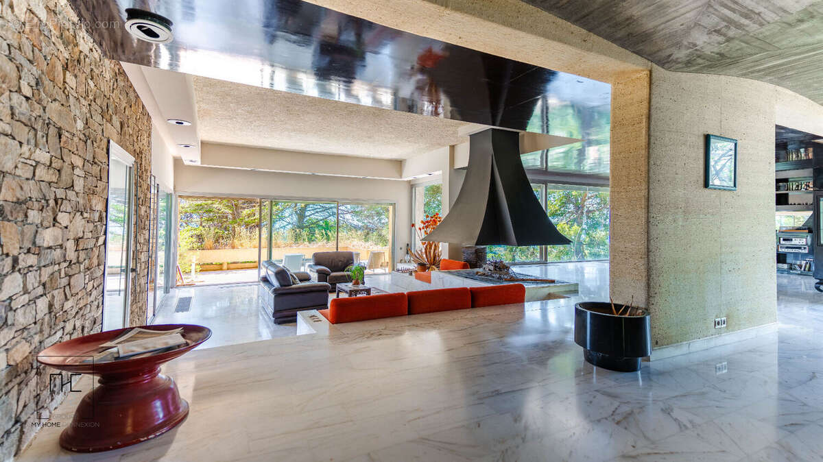 Maison à CARQUEIRANNE