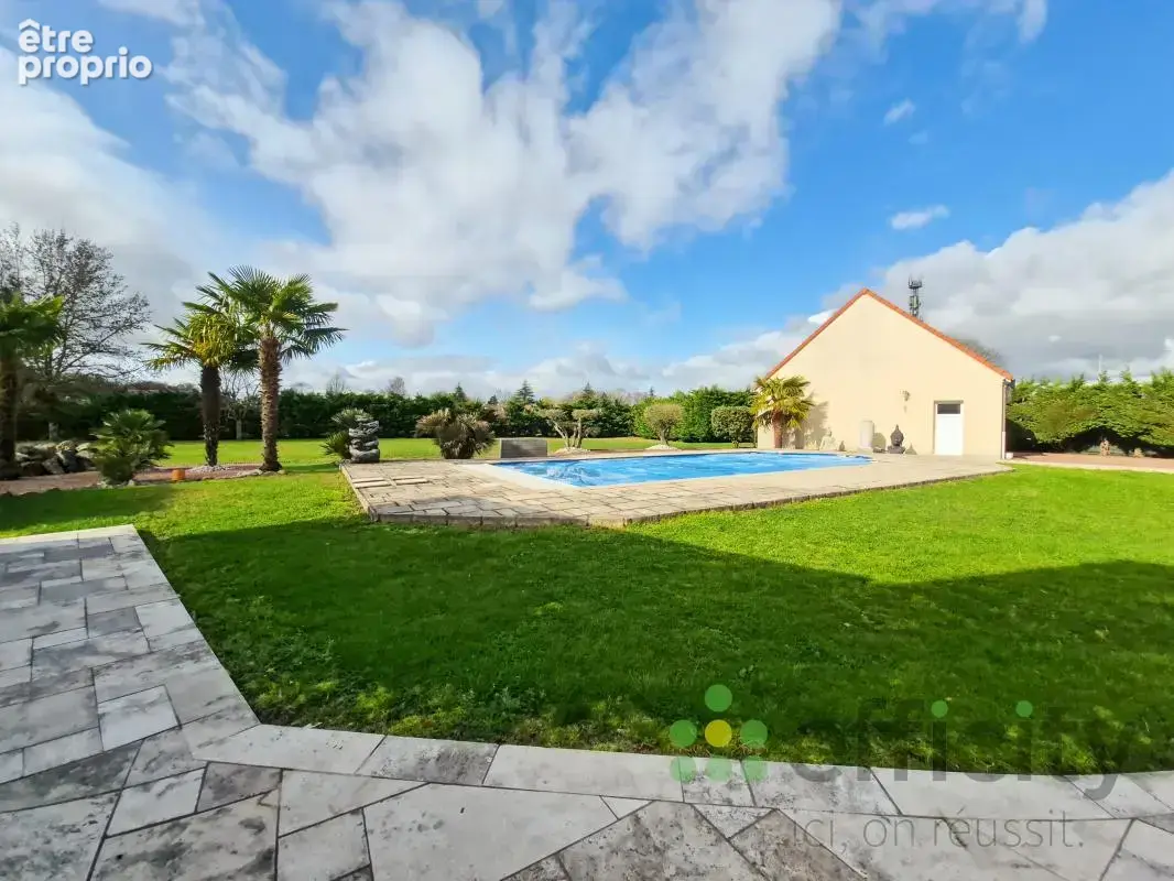 Maison 10 pièces 287 m² à vendre à Guecelard (72230) - photo 12