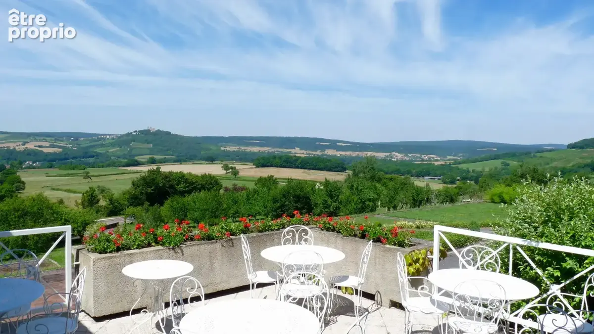 Domaine hôtelier aux portes du Morvan   Vue sur Vézelay - photo 12